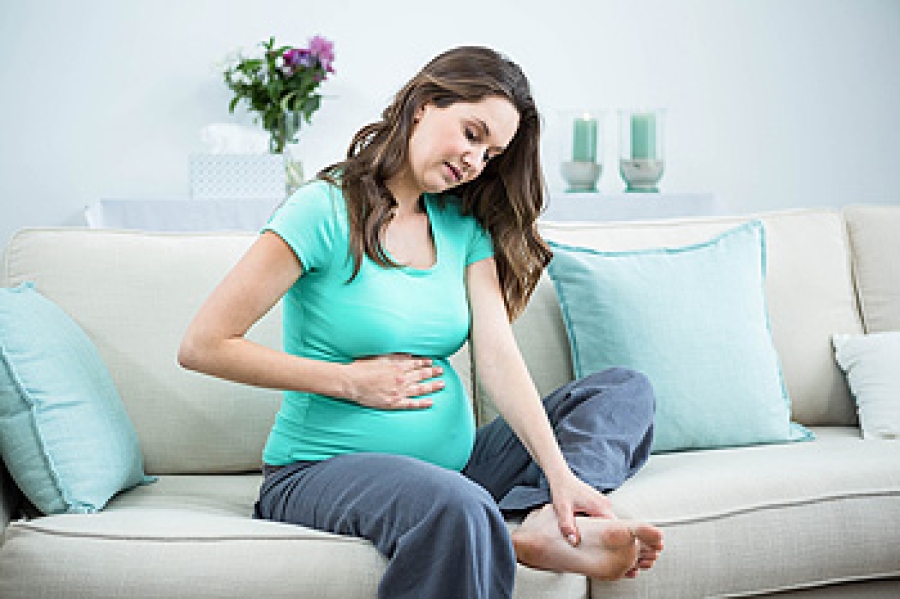 how-to-reduce-foot-swelling-during-pregnancy